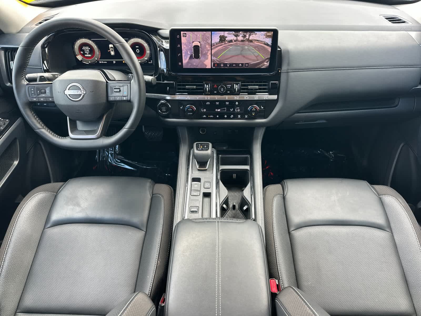 Used 2026 Nissan Pathfinder SL FWD image 4