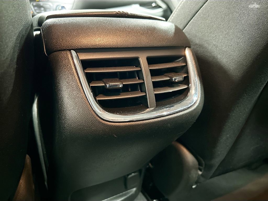 Used 2023 Chevrolet Malibu LT image 24