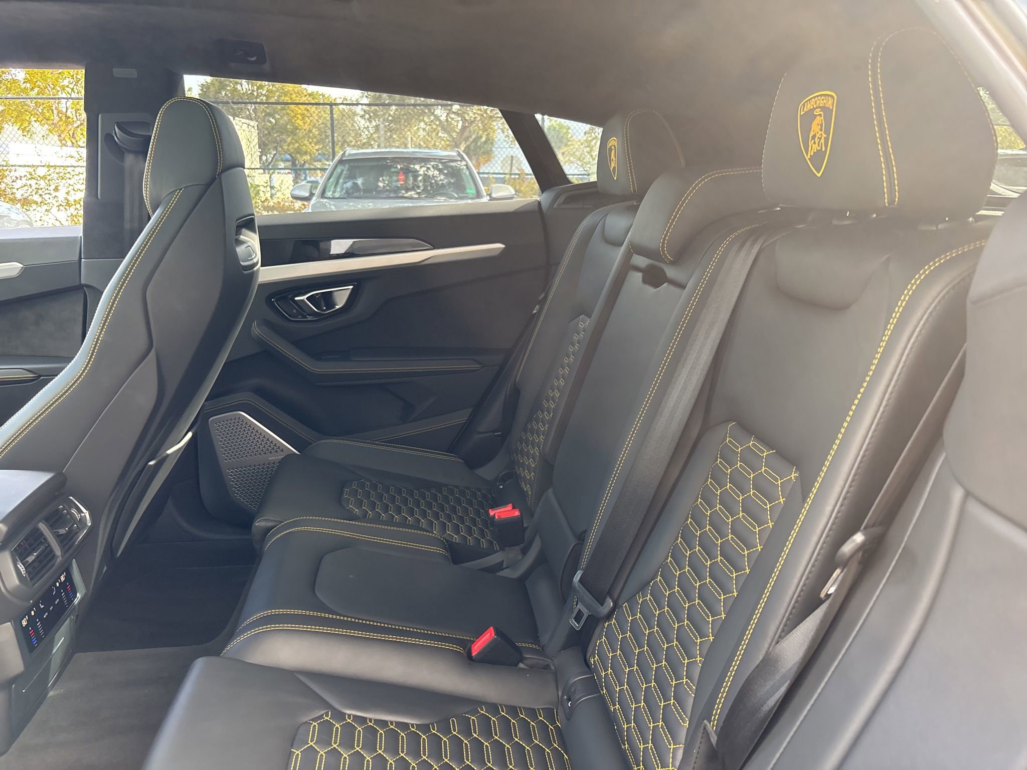 Used 2021 Lamborghini Urus image 7