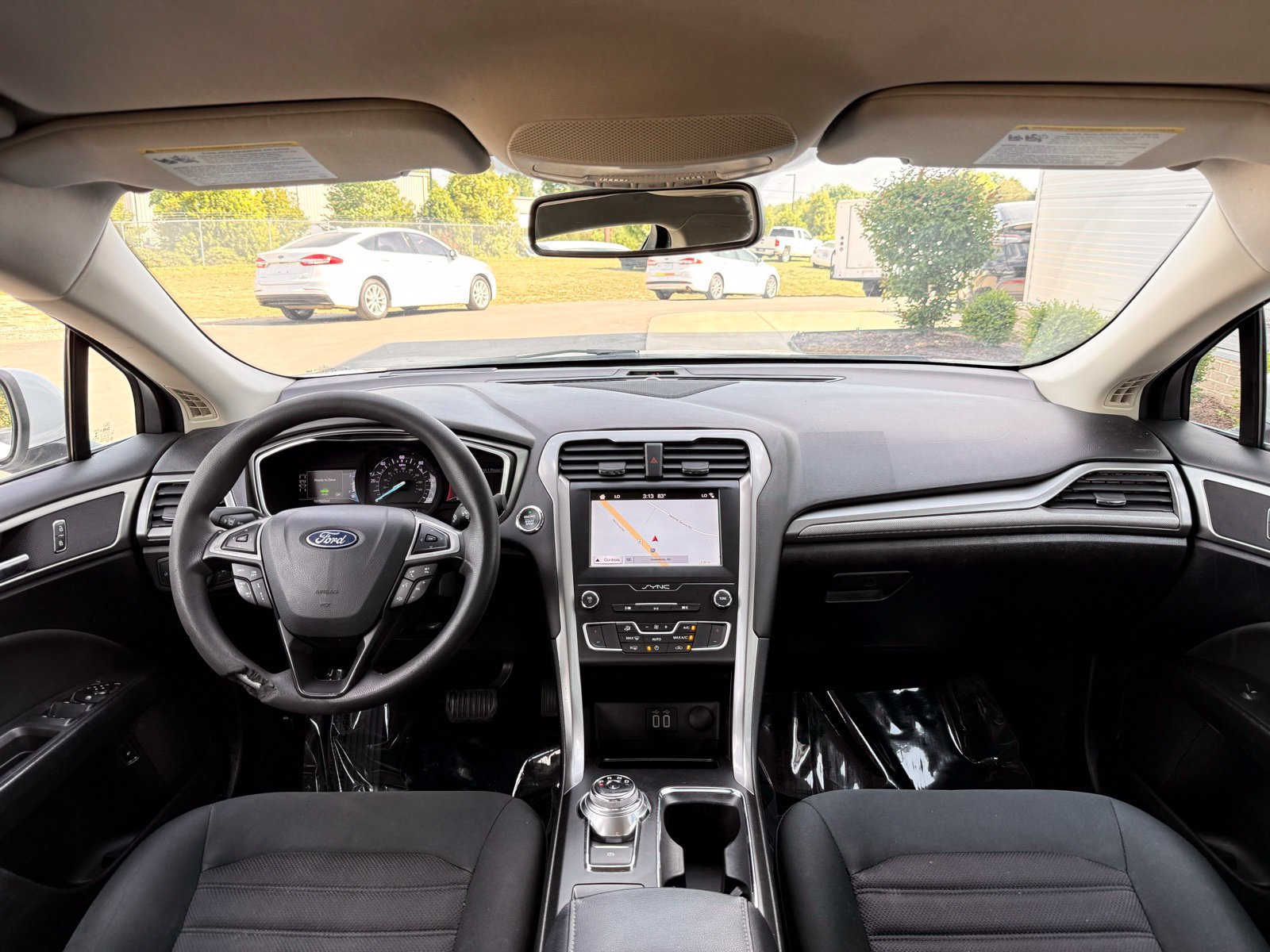 Used 2019 Ford Fusion SE FWD image 23