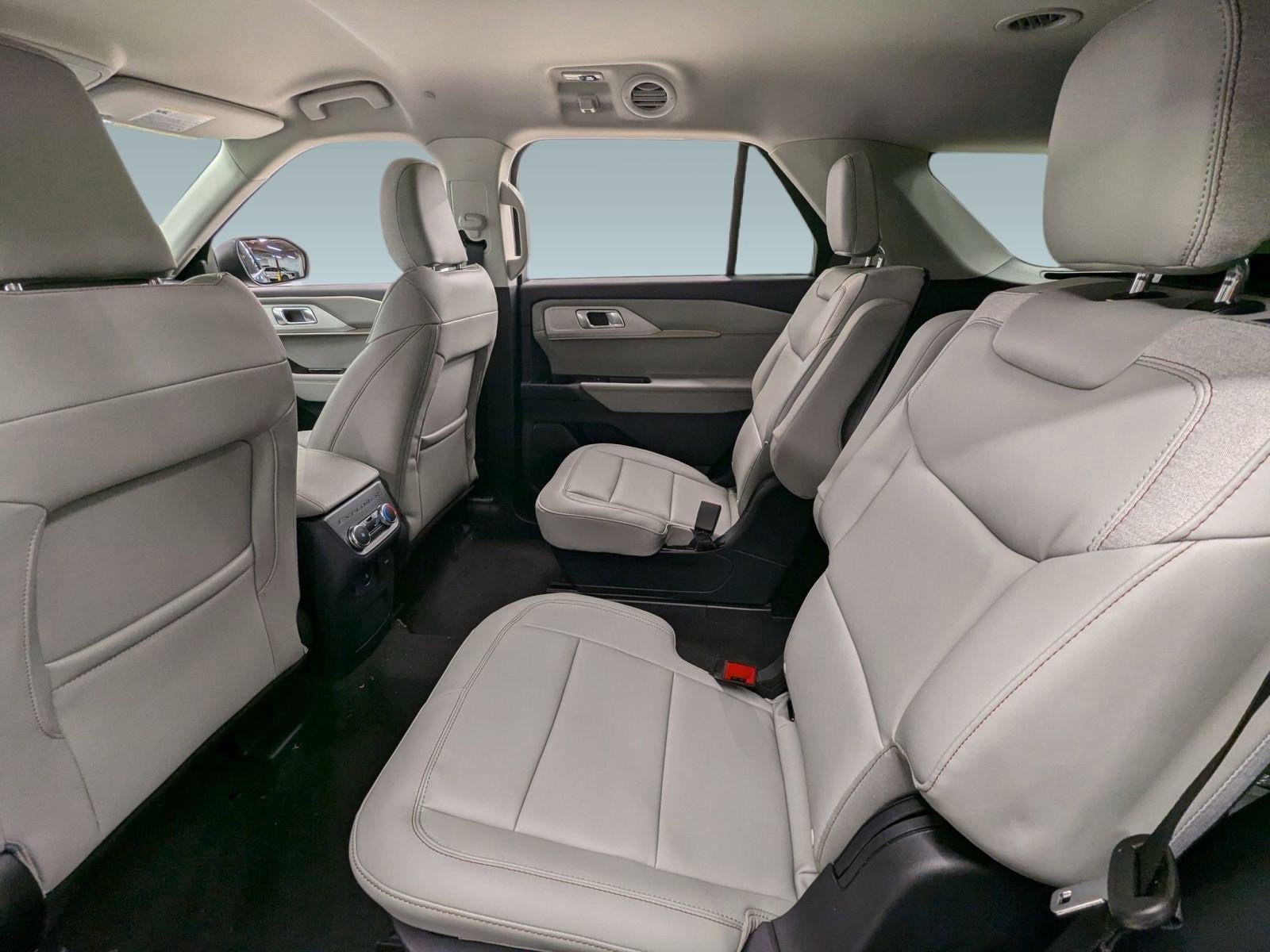 New 2026 Ford Explorer Active w/ Active Comfort Package image 18