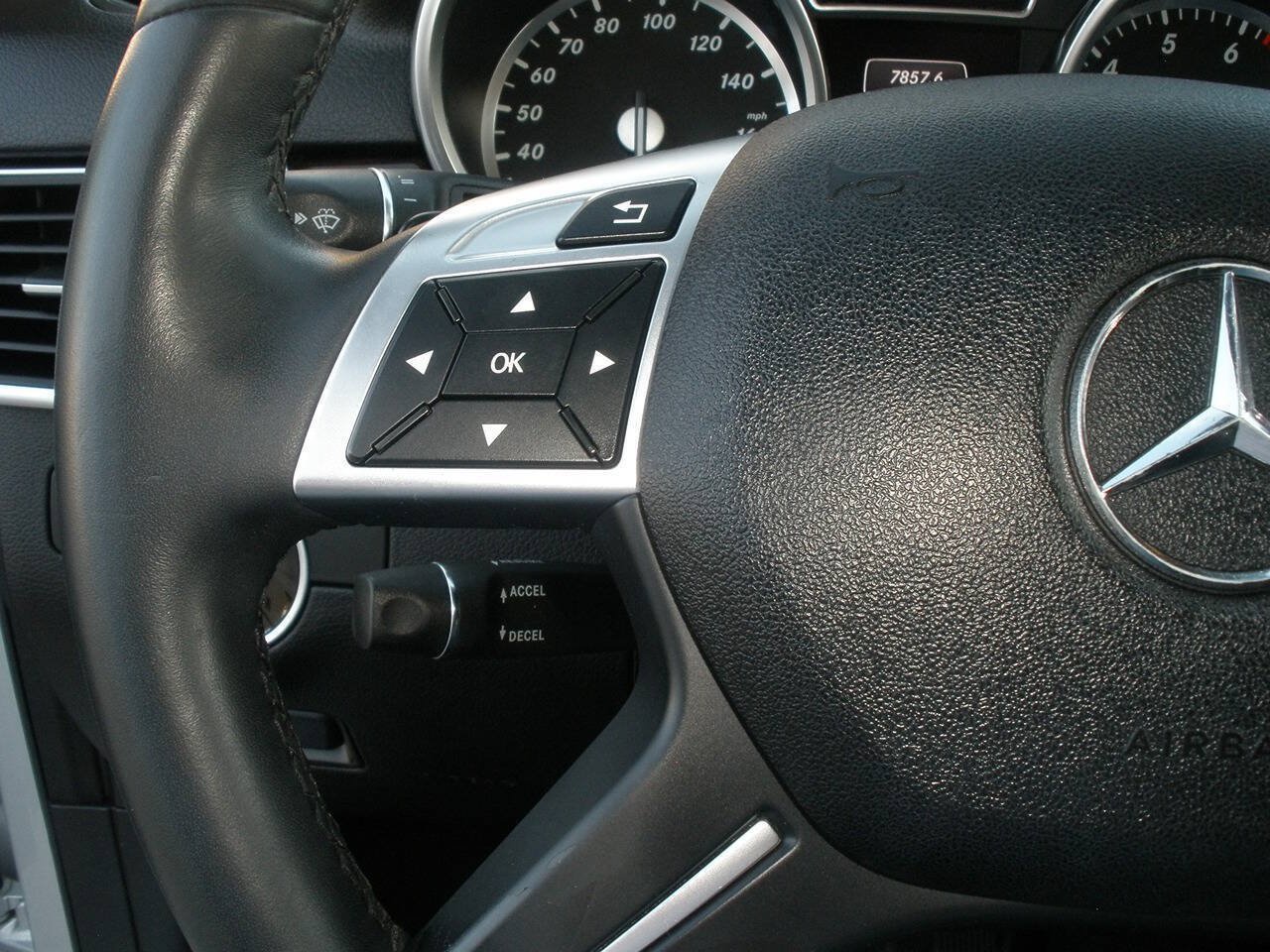 Used 2015 Mercedes-Benz ML 350 4MATIC image 38