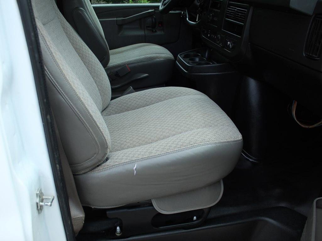 Used 2020 Chevrolet Express 3500 w/ Power Convenience Package image 17