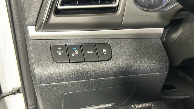 Used 2020 Hyundai Elantra Limited w/ Ultimate Package 03 FWD image 19