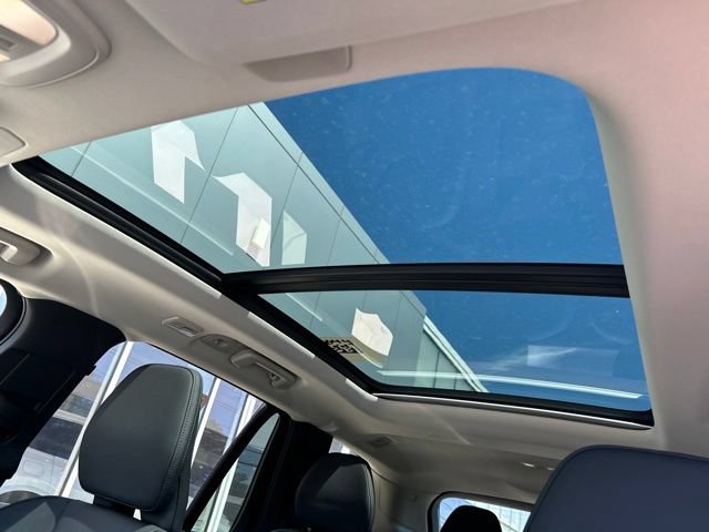 Certified 2025 Volvo XC90 B5 Plus AWD/4WD image 30