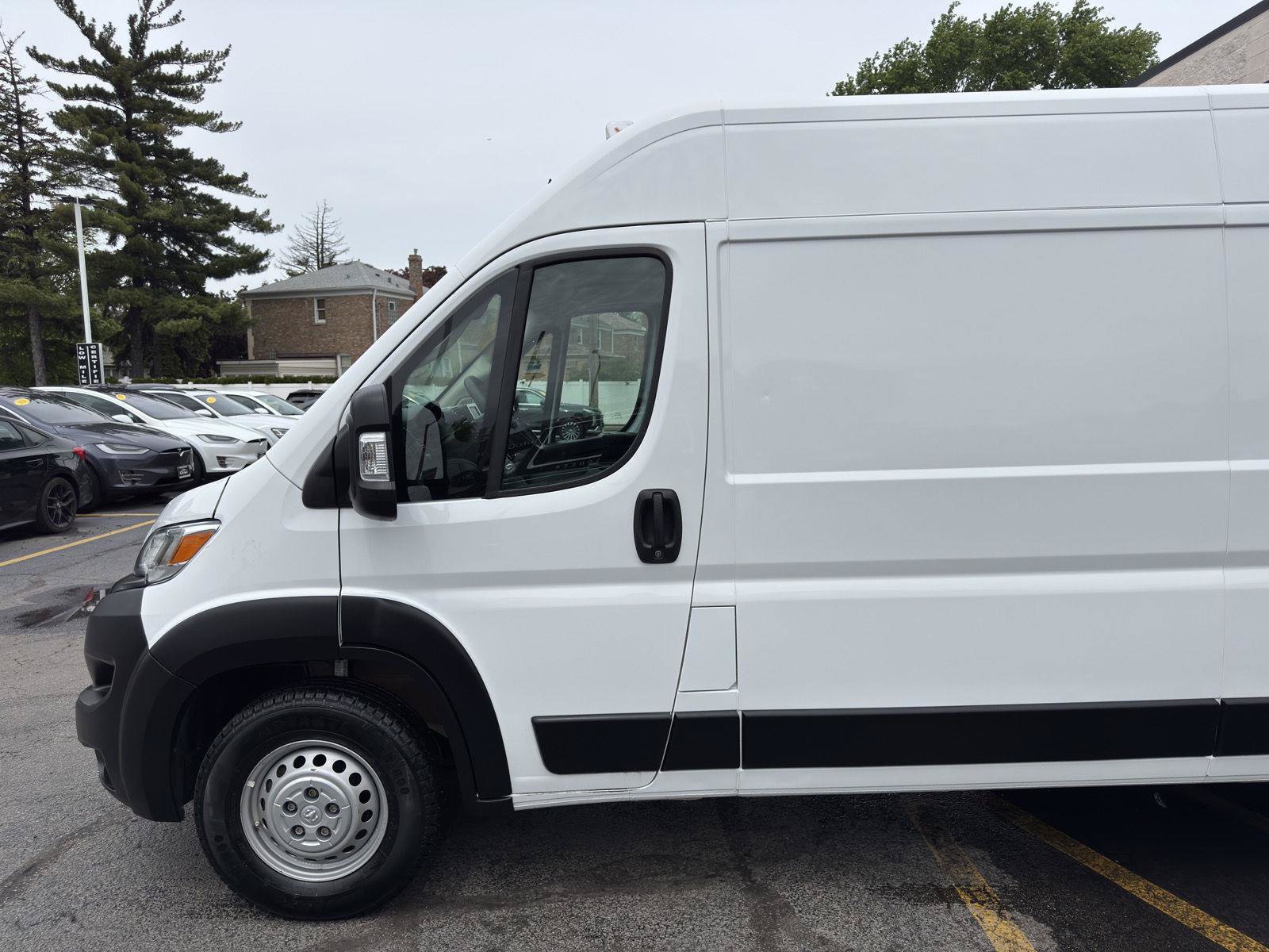 Used 2025 RAM ProMaster 2500 w/ Convenience Group FWD image 4