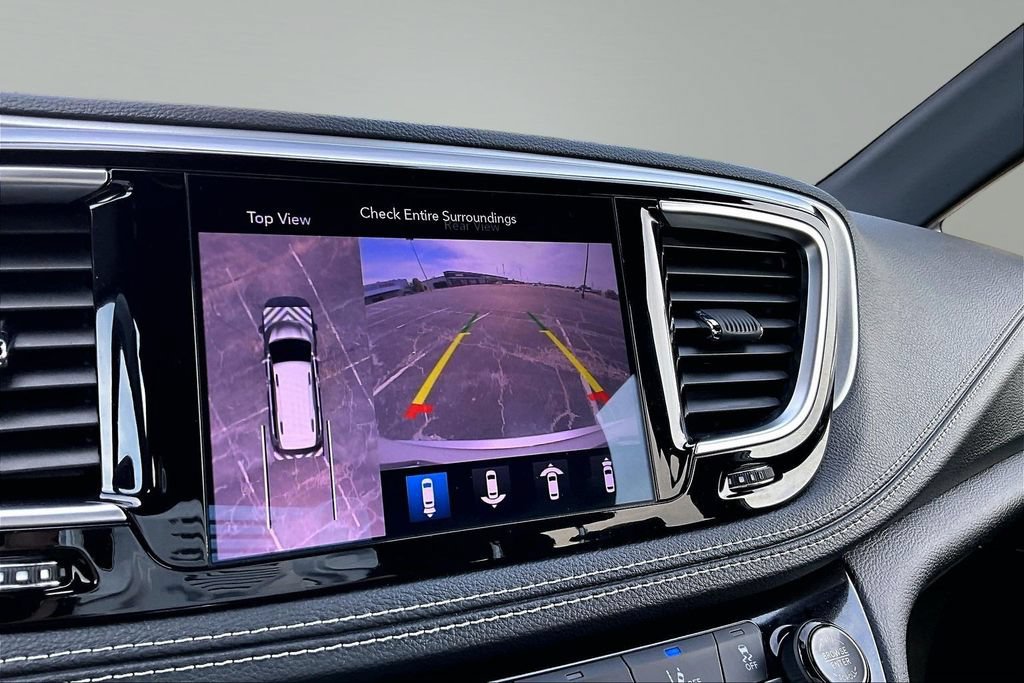 Used 2020 Chrysler Pacifica Limited w/ Advanced Safetytec Group FWD image 21