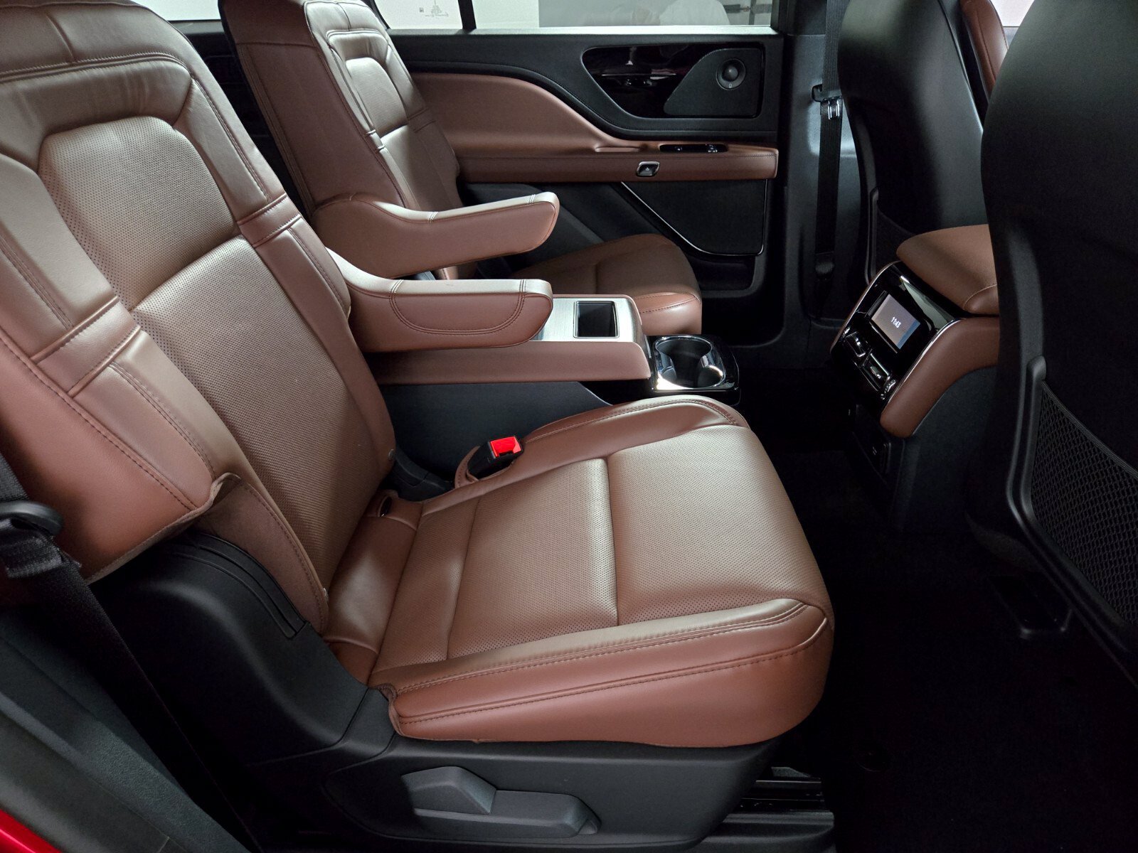 New 2026 Lincoln Aviator Reserve w/ Illumination Package RWD image 19