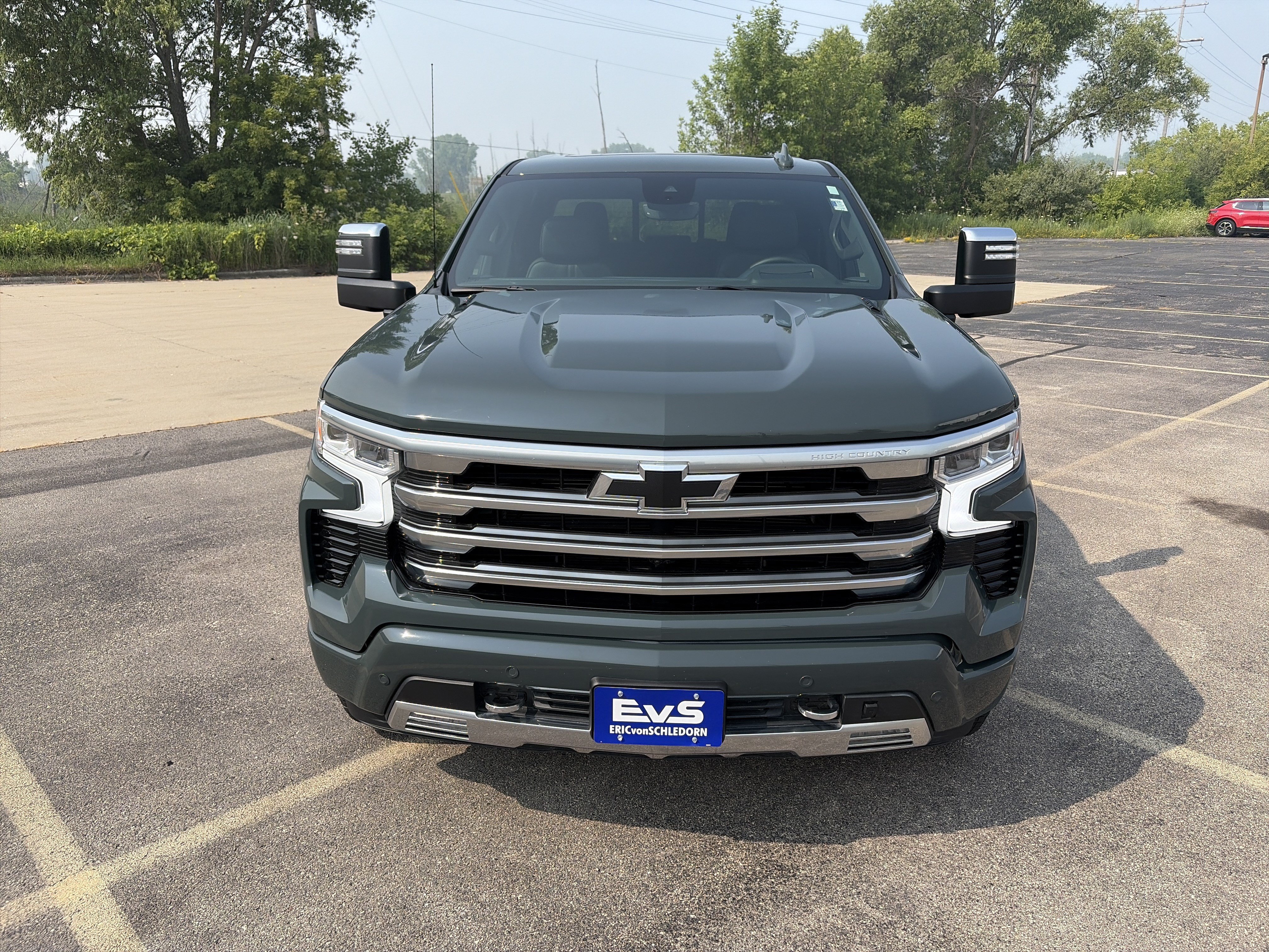 Used 2026 Chevrolet Silverado 1500 High Country w/ Technology Package AWD/4WD image 2