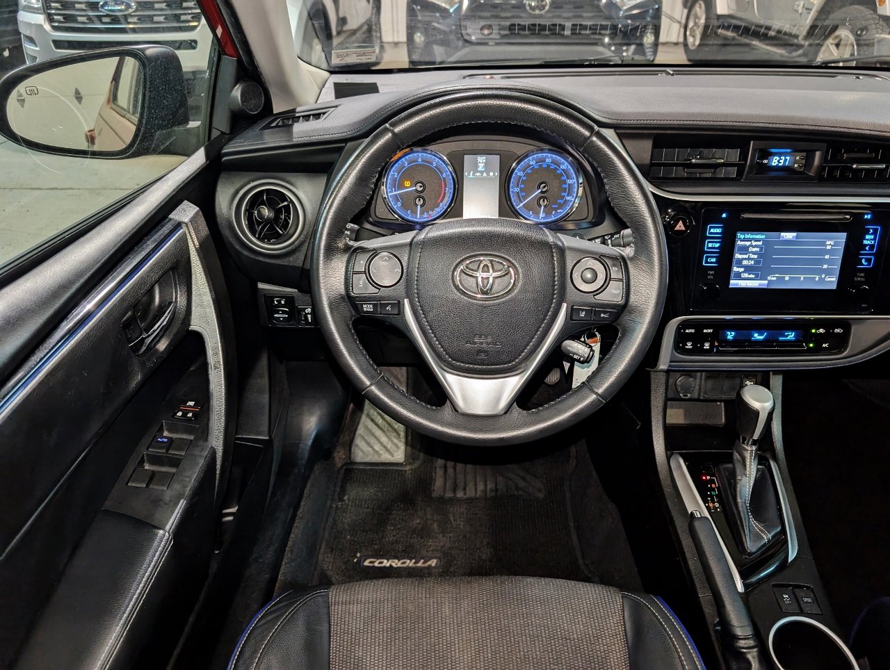 Used 2018 Toyota Corolla SE image 3