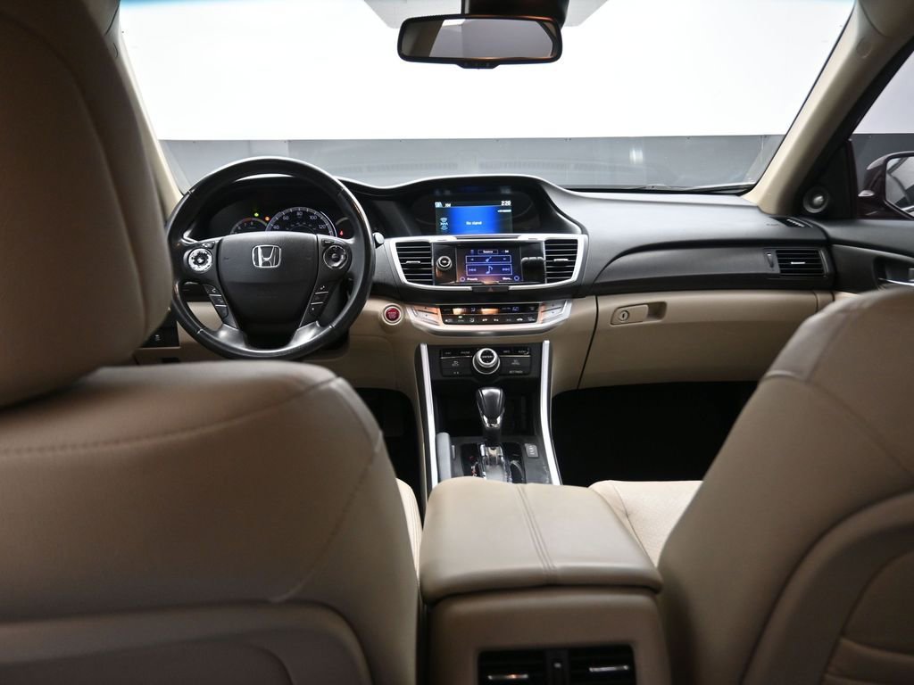 Used 2013 Honda Accord Touring image 12