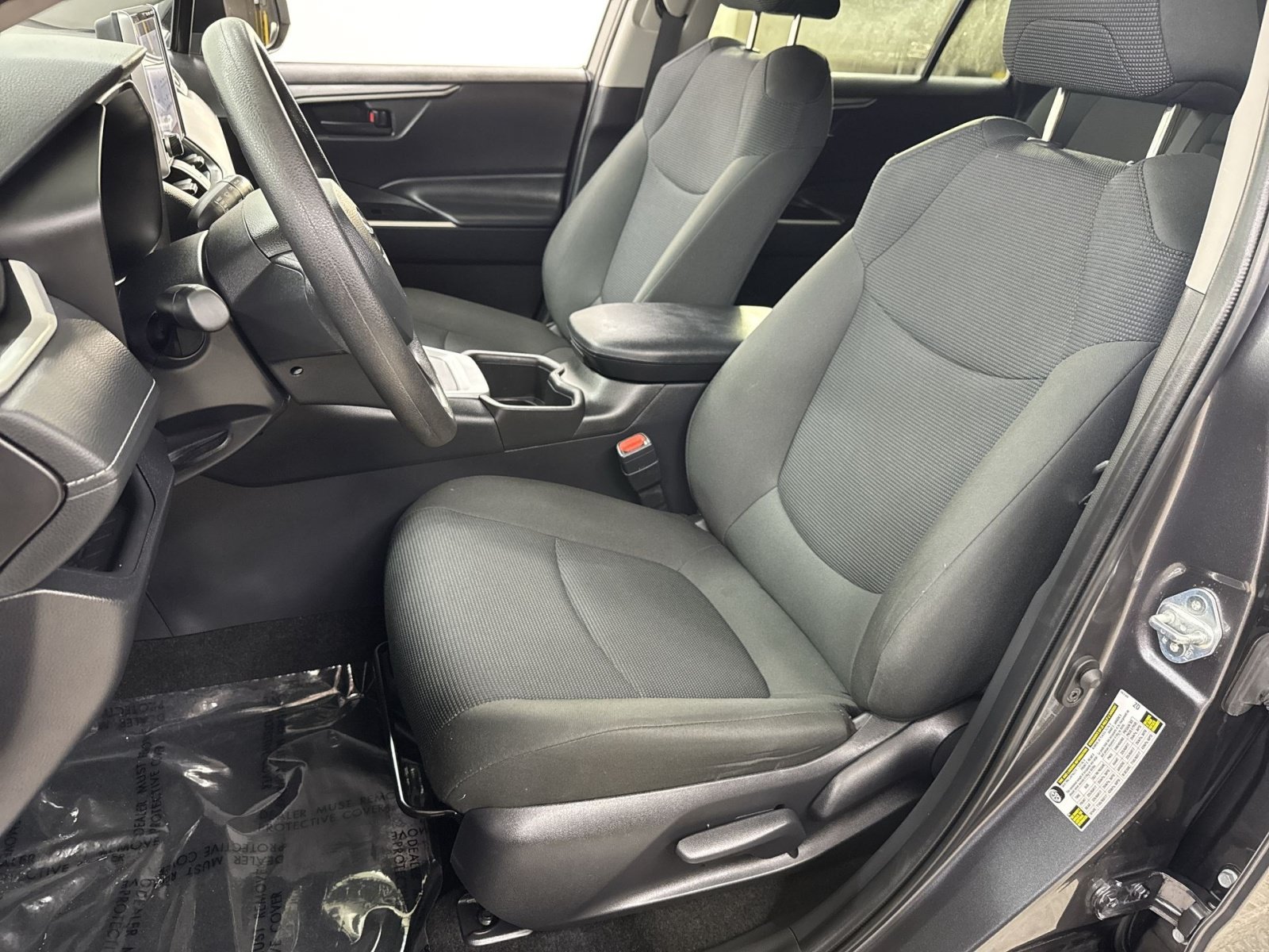 Used 2024 Toyota RAV4 LE AWD/4WD image 25