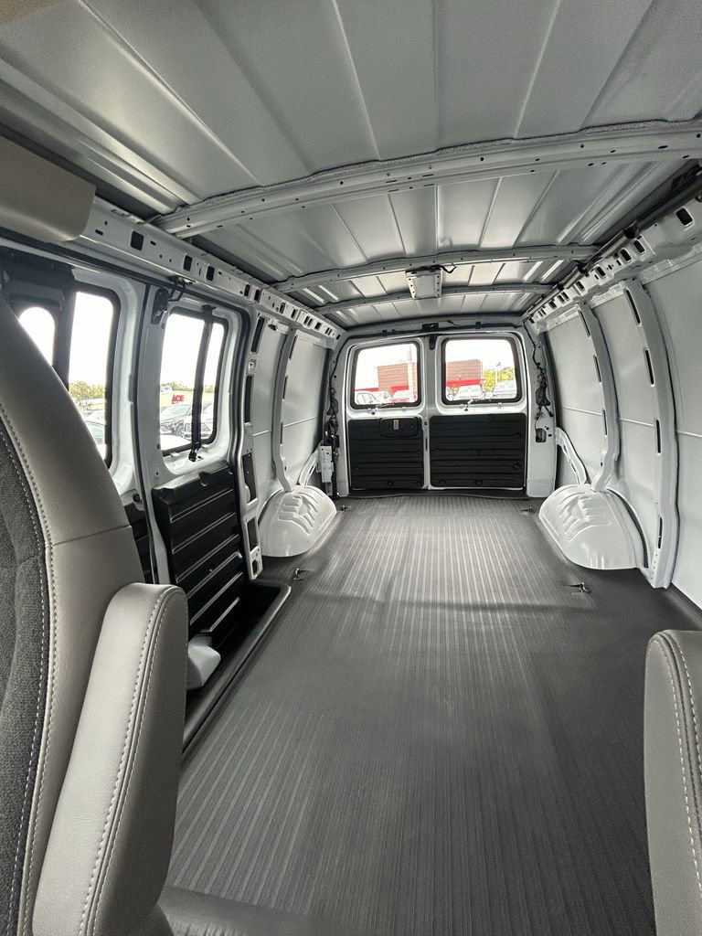 New 2025 GMC Savana 2500 w/ Driver Convenience Package image 22