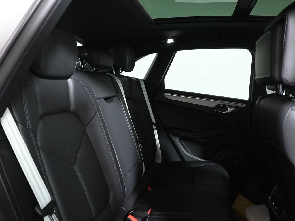 New 2026 Porsche Macan AWD/4WD image 41