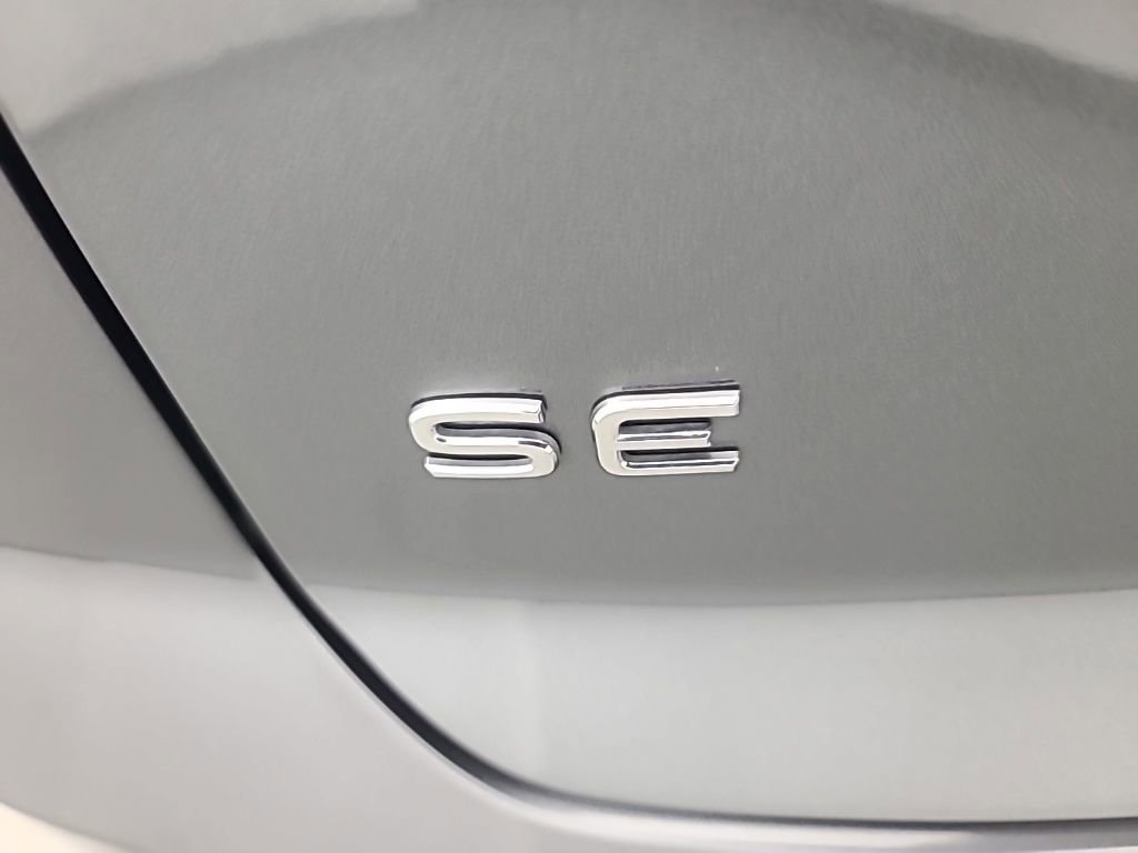 Used 2025 Volkswagen Atlas Cross Sport SE image 11