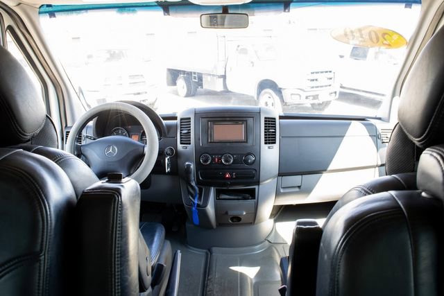 Used 2010 Mercedes-Benz Sprinter 2500 image 9