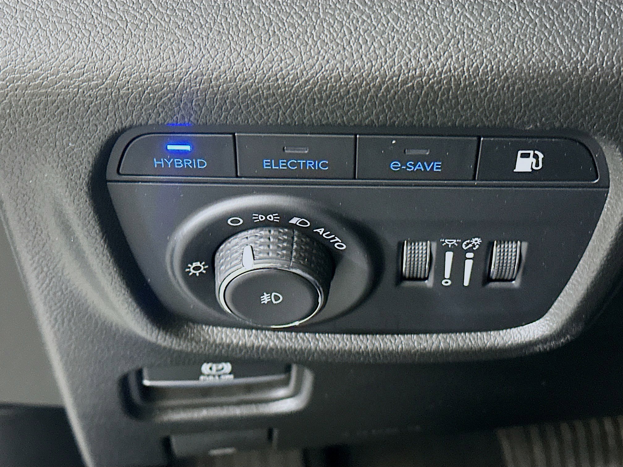 Used 2022 Jeep Grand Cherokee Limited 4xe w/ Luxury Tech Group II image 17