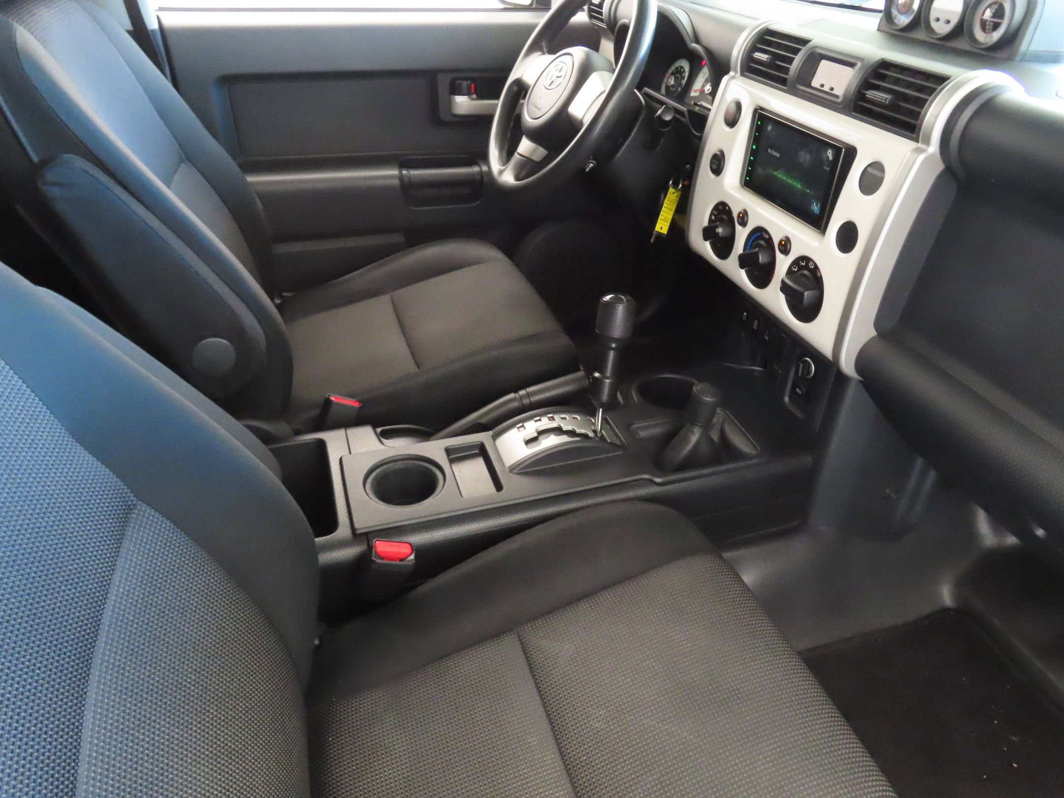 Used 2010 Toyota FJ Cruiser 4WD image 22