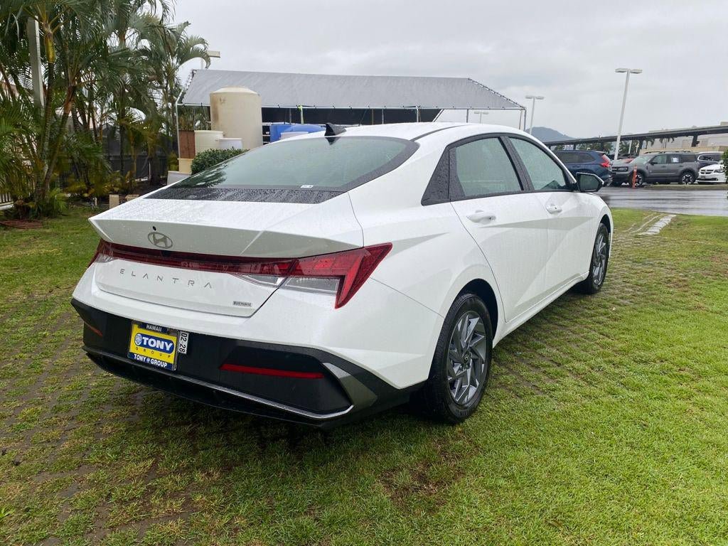 New 2026 Hyundai Elantra Hybrid FWD image 25