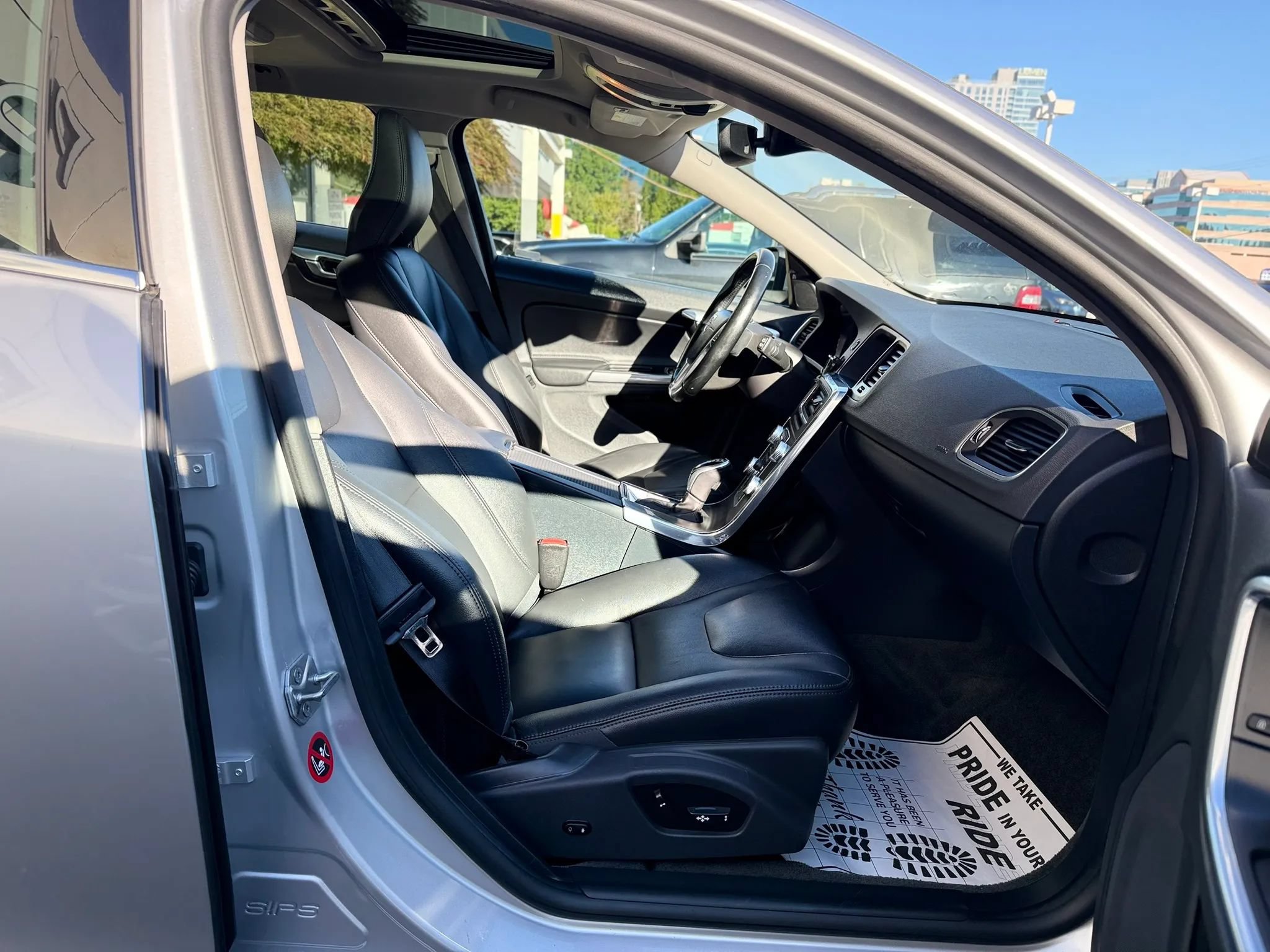 Used 2015 Volvo V60 T5 Premier FWD image 34