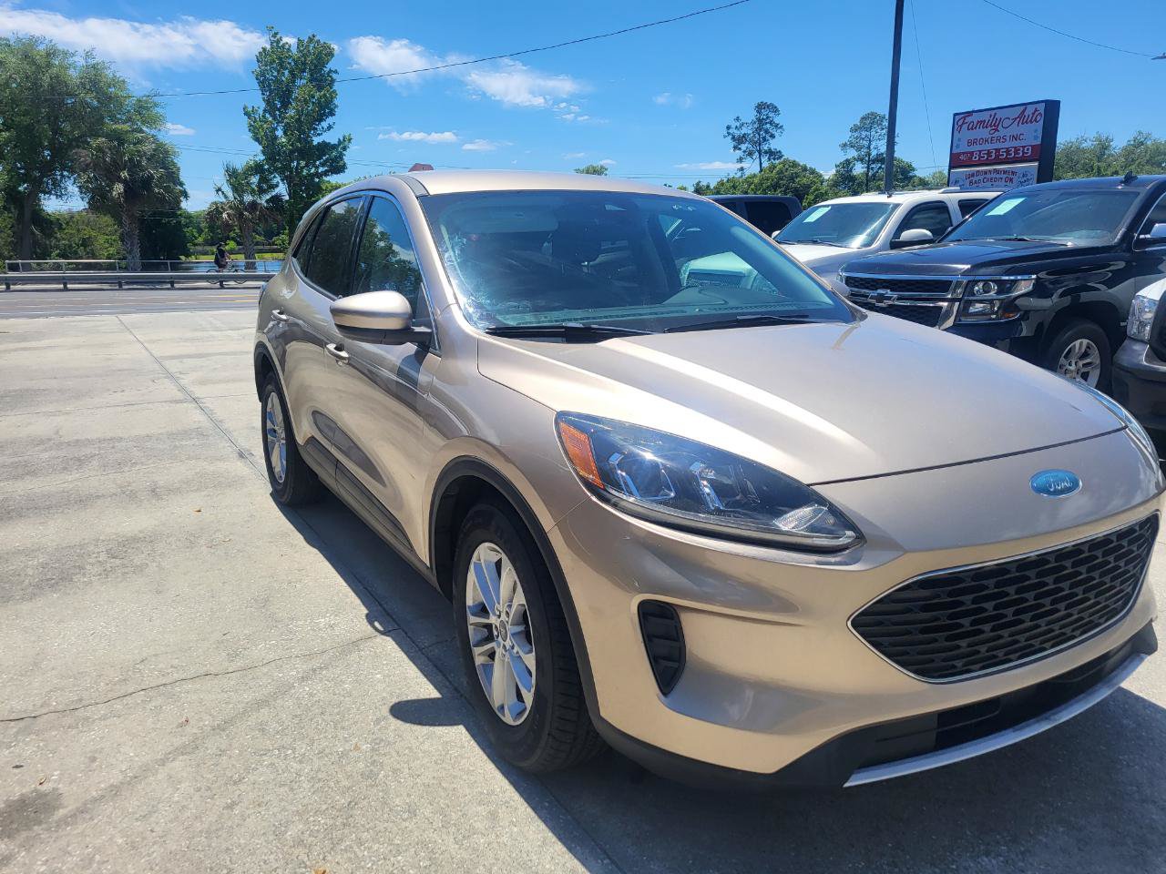 Used 2020 Ford Escape SE FWD image 7