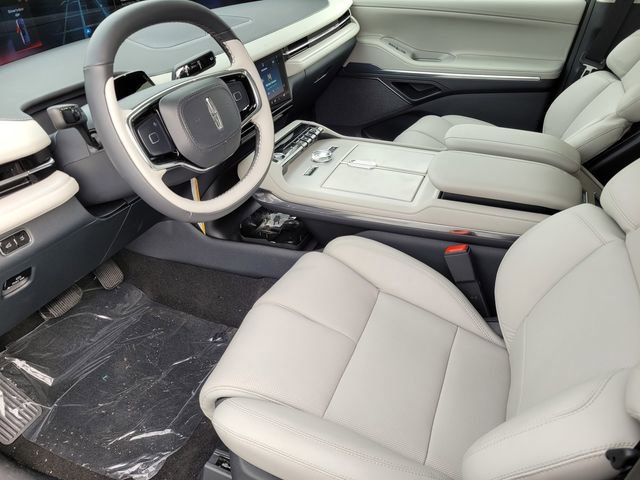 New 2025 Lincoln Navigator Reserve AWD/4WD image 11