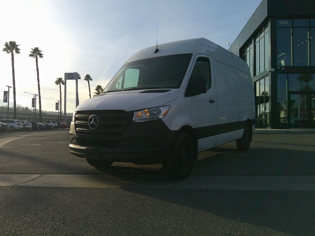 Used 2023 Mercedes-Benz Sprinter 2500 image 2