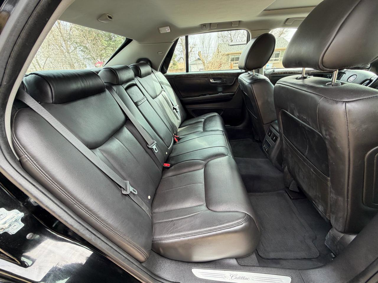 Used 2010 Cadillac DTS Luxury image 20
