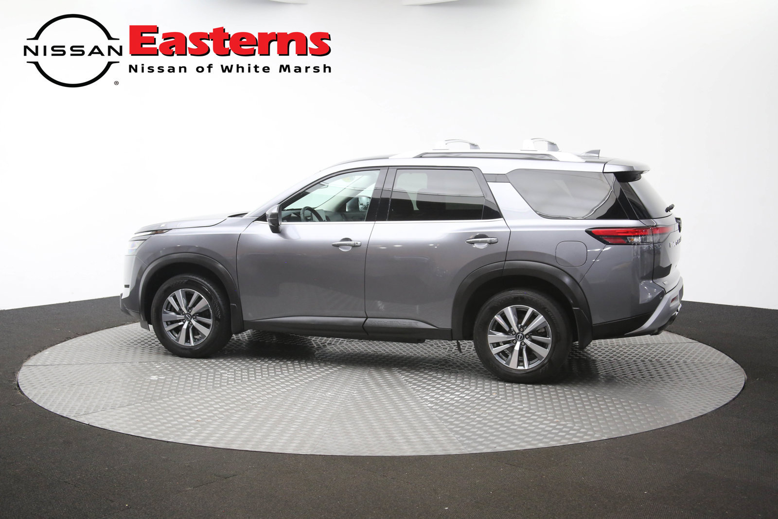 Used 2024 Nissan Pathfinder SL AWD/4WD image 64