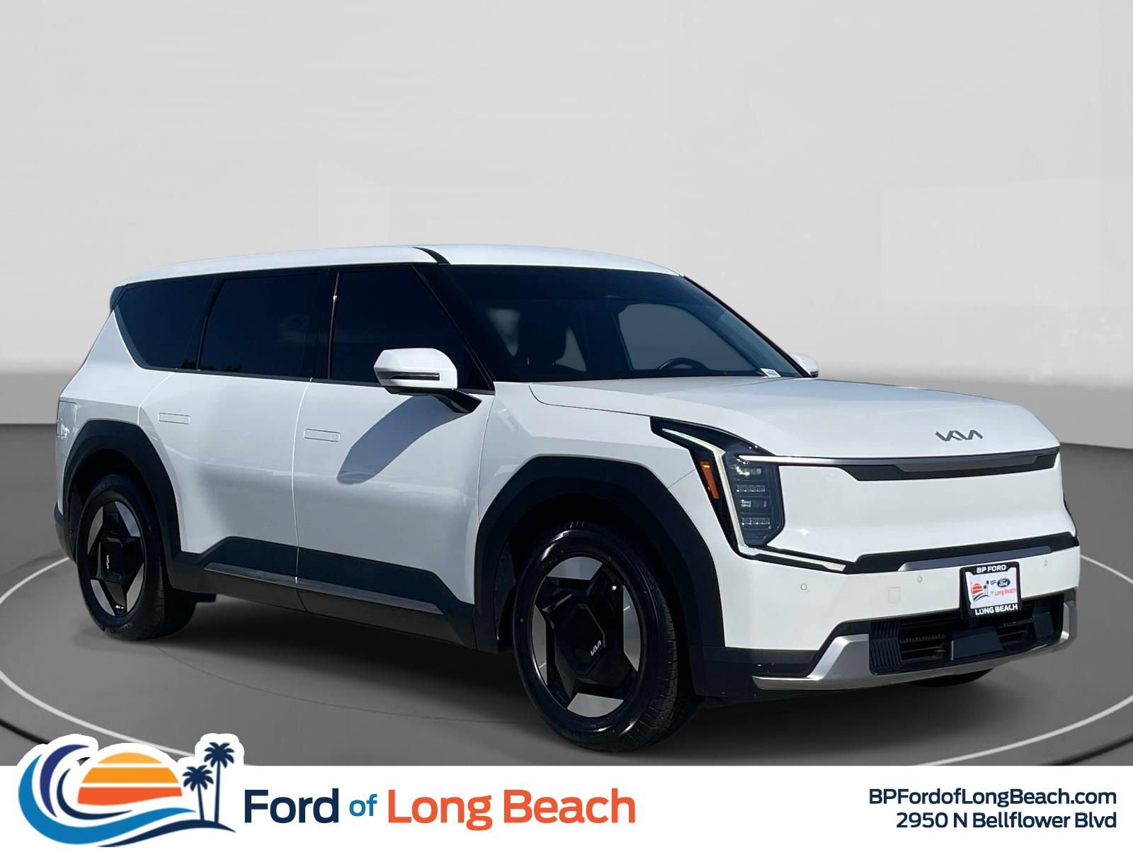 Used 2024 Kia EV9 Light Long Range RWD image 1