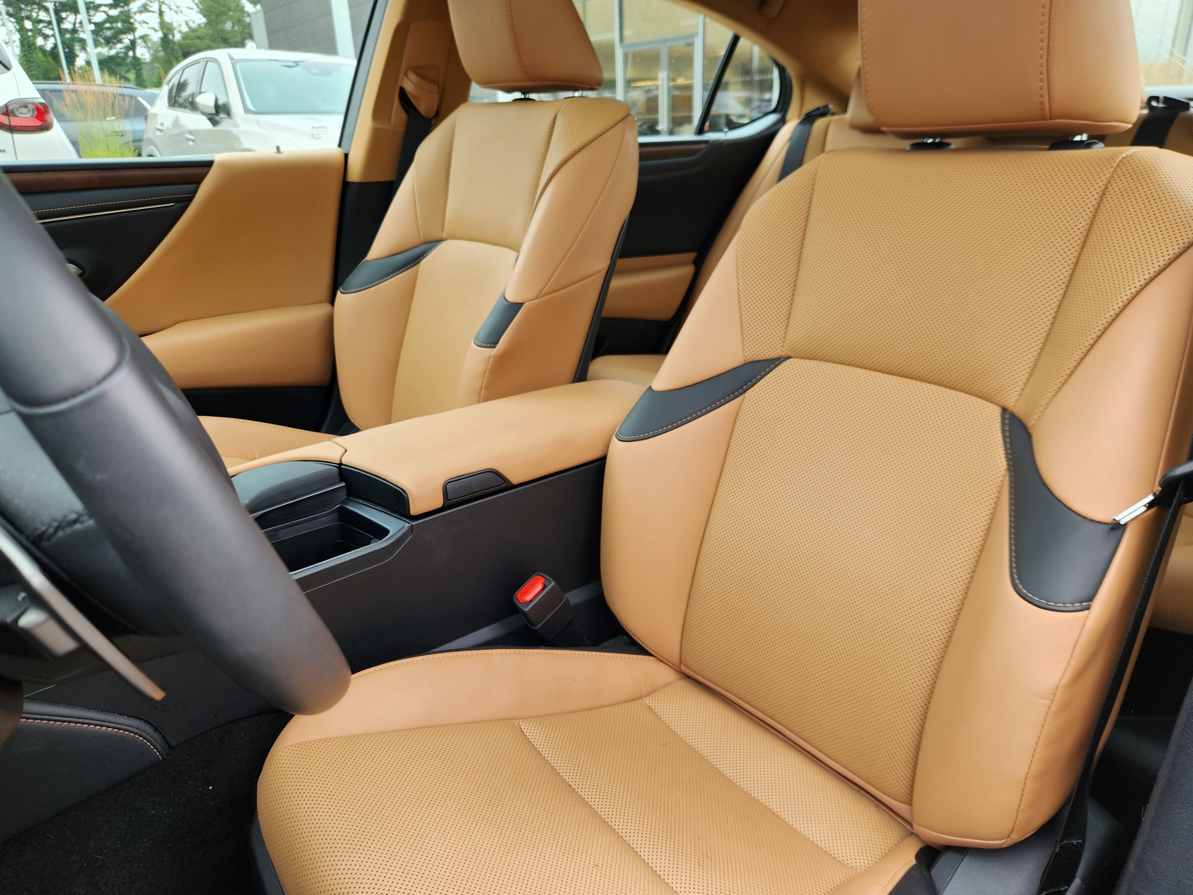 Used 2022 Lexus ES 300h w/ Premium Package FWD image 7