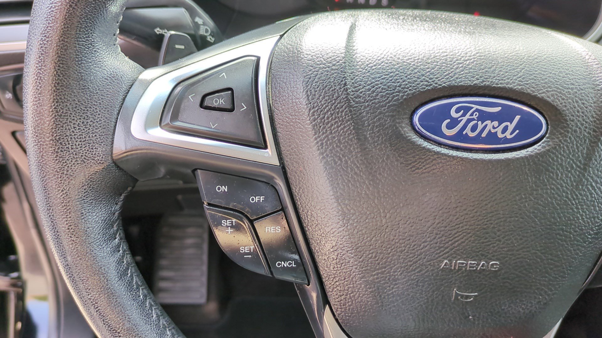 Used 2018 Ford Edge SEL w/ Equipment Group 201A FWD image 16