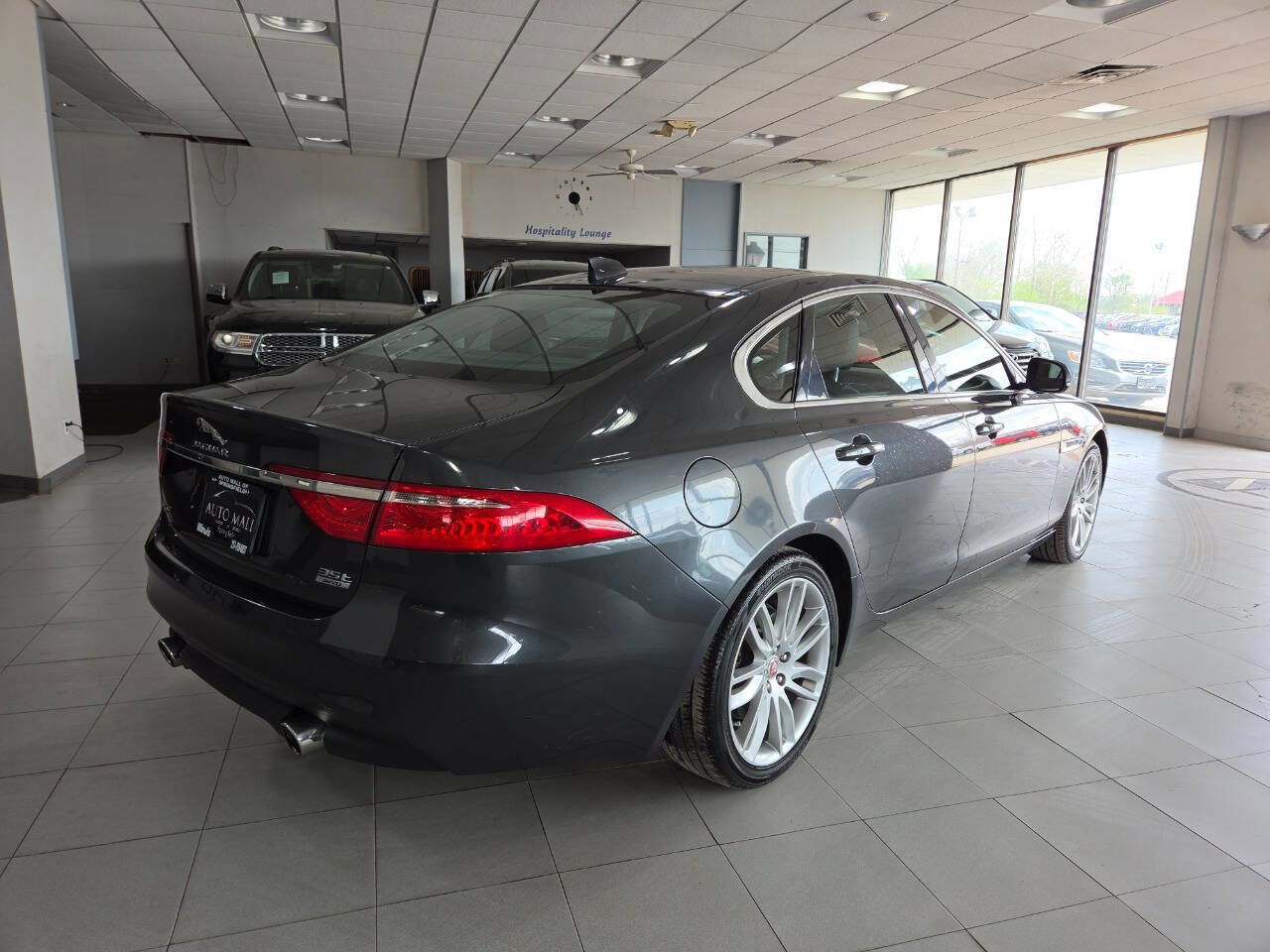 Used 2016 Jaguar XF Prestige AWD/4WD image 7
