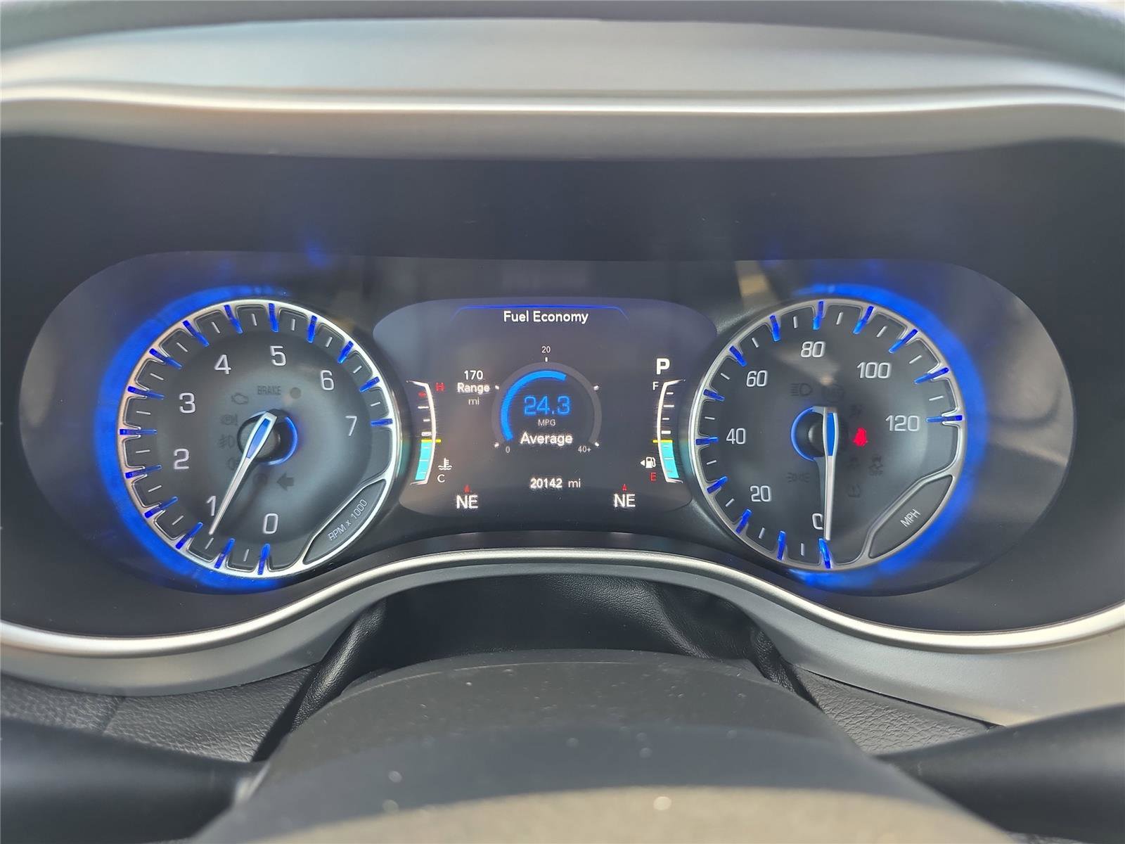 Used 2021 Chrysler Pacifica Touring w/ S Appearance Package image 33