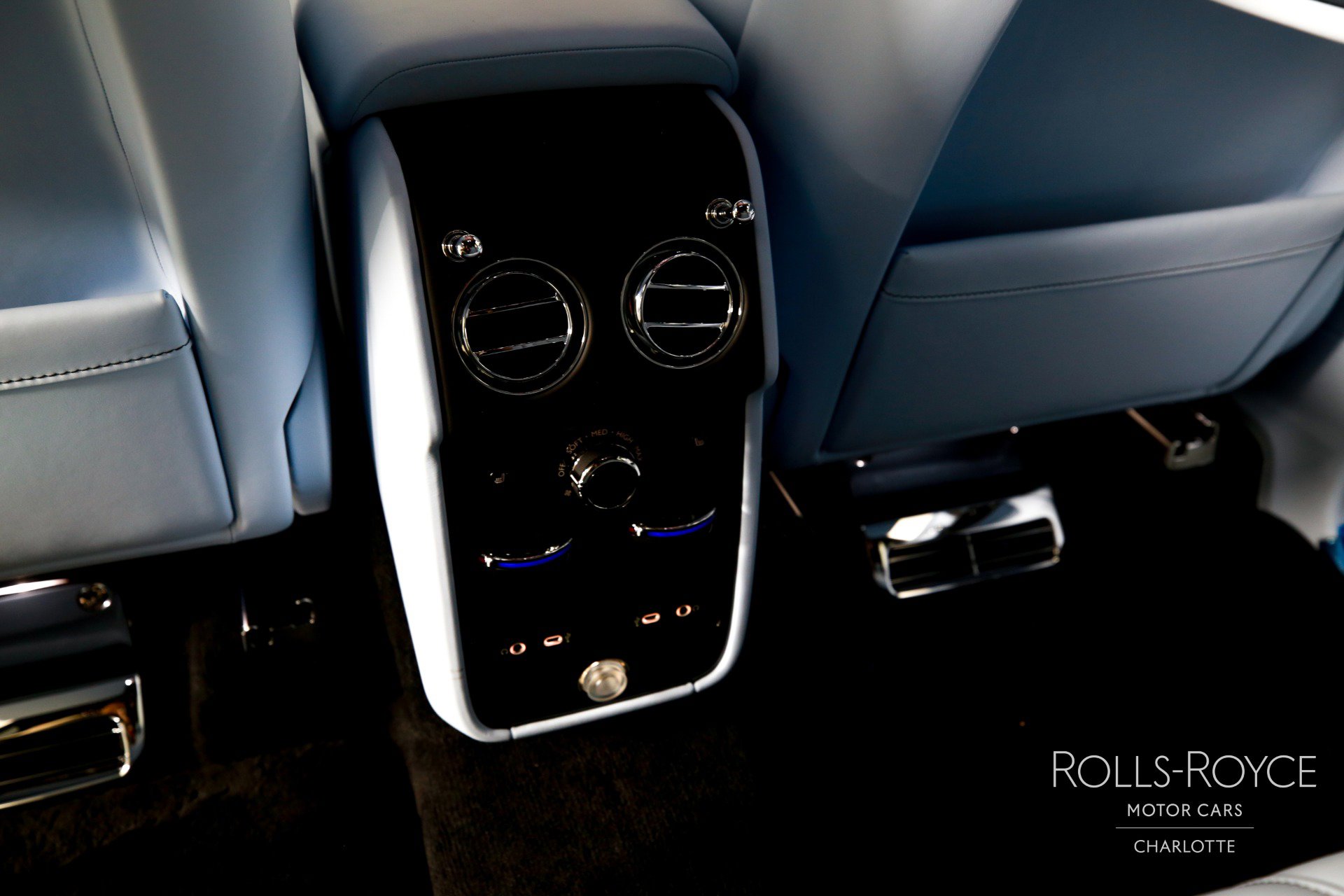 New 2026 Rolls-Royce Cullinan Black Badge image 22