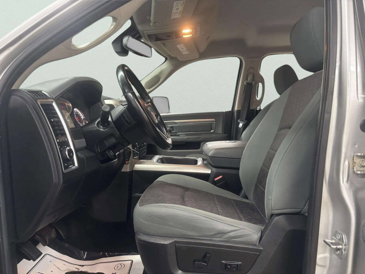 Used 2017 RAM 1500 Big Horn AWD/4WD image 13