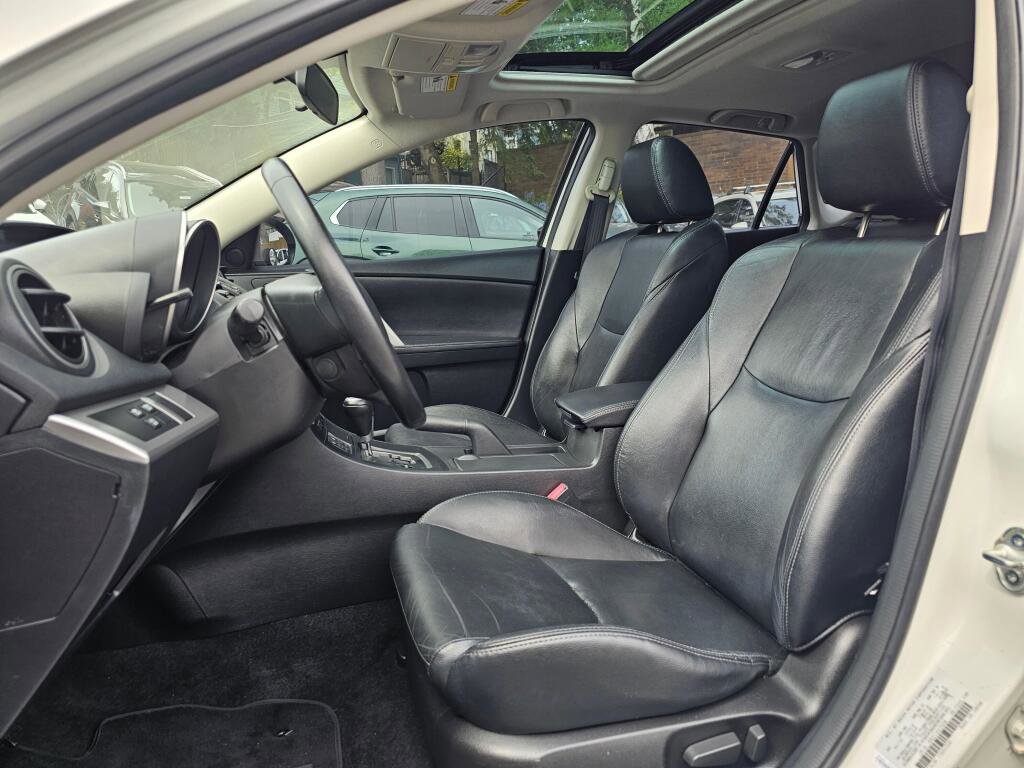 Used 2012 MAZDA MAZDA3 i Grand Touring w/ Tech Pkg FWD image 20