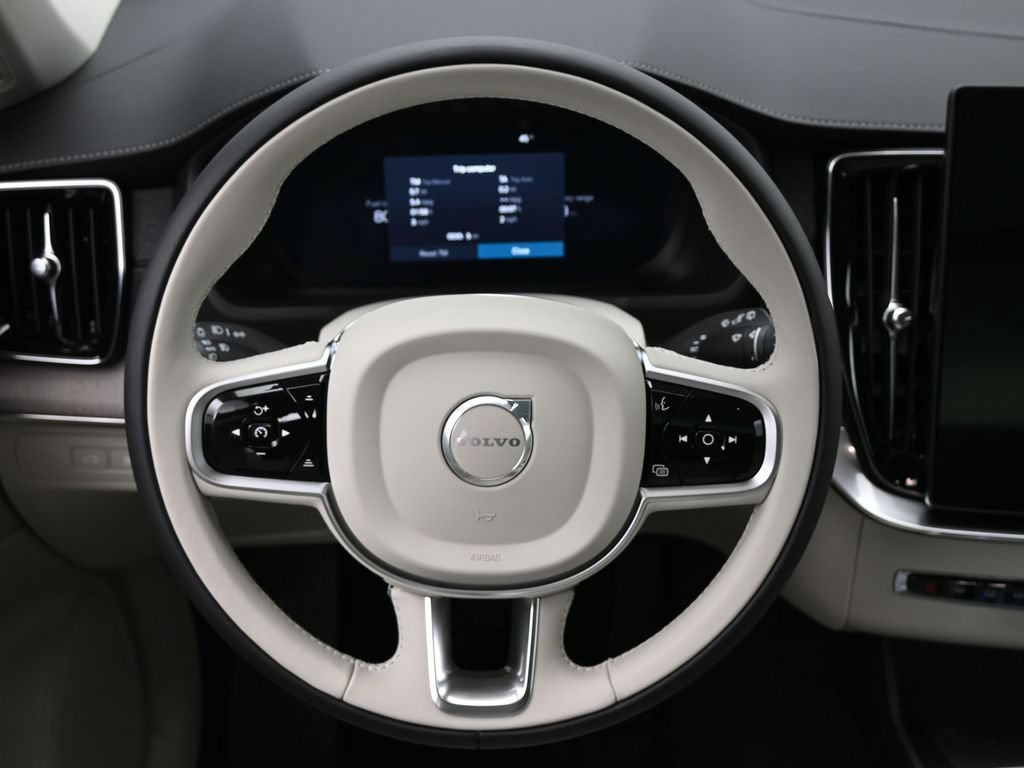 New 2026 Volvo XC90 T8 Ultra w/ Protection Package Premier AWD/4WD image 17