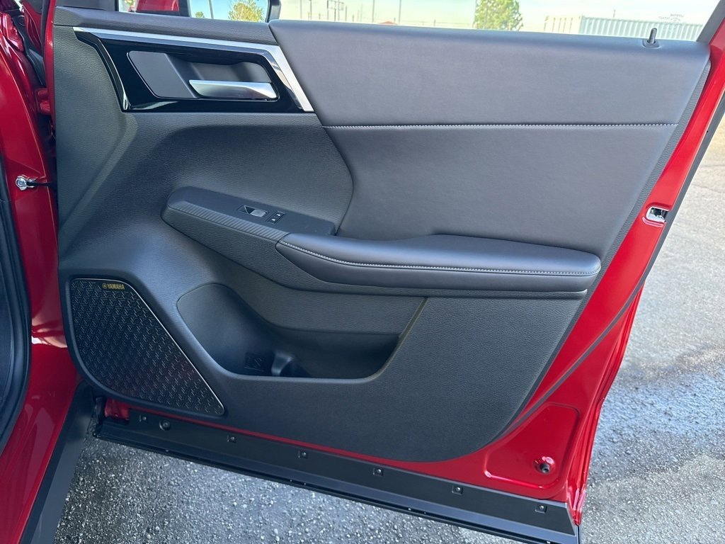 New 2025 Mitsubishi Outlander SE image 32