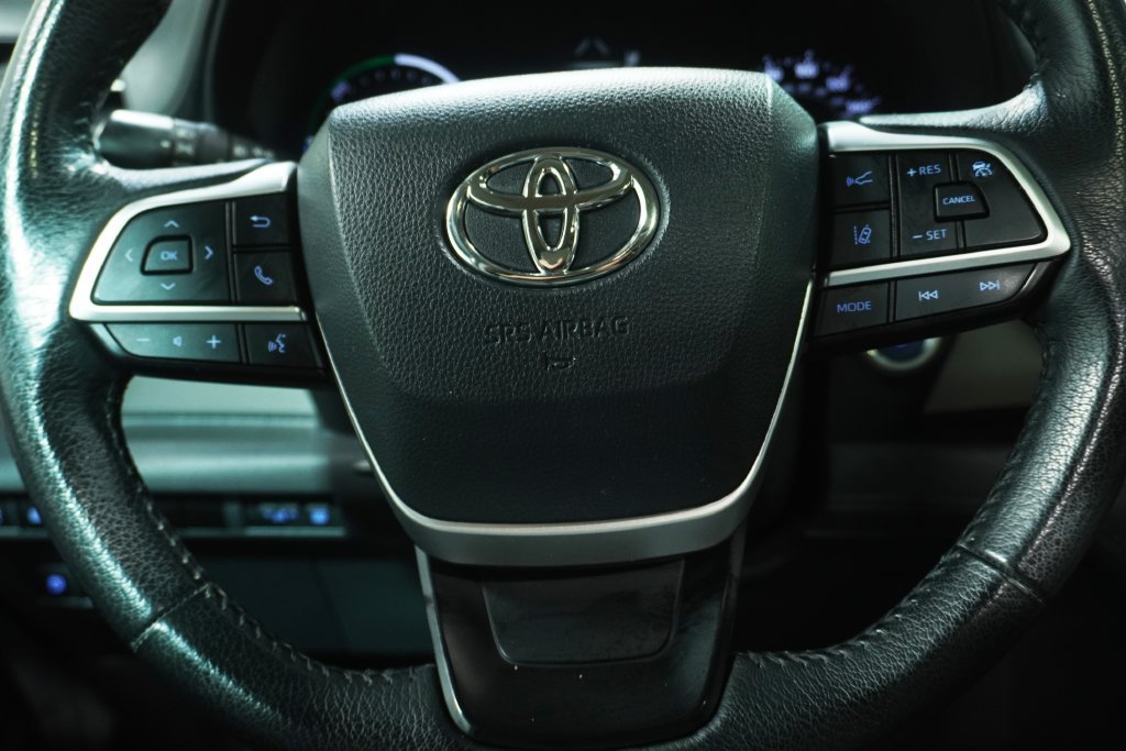Used 2021 Toyota Sienna XLE w/ XLE Plus Package AWD/4WD image 24