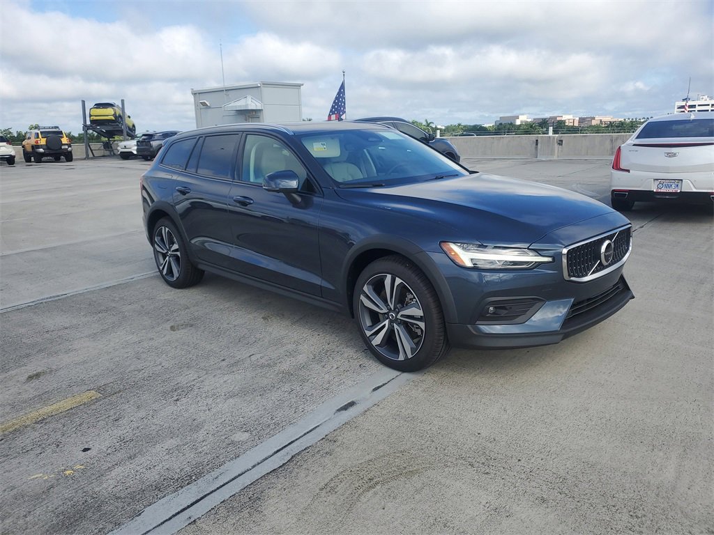 New 2026 Volvo V60 B5 Cross Country Plus w/ Protection Package Premier image 2