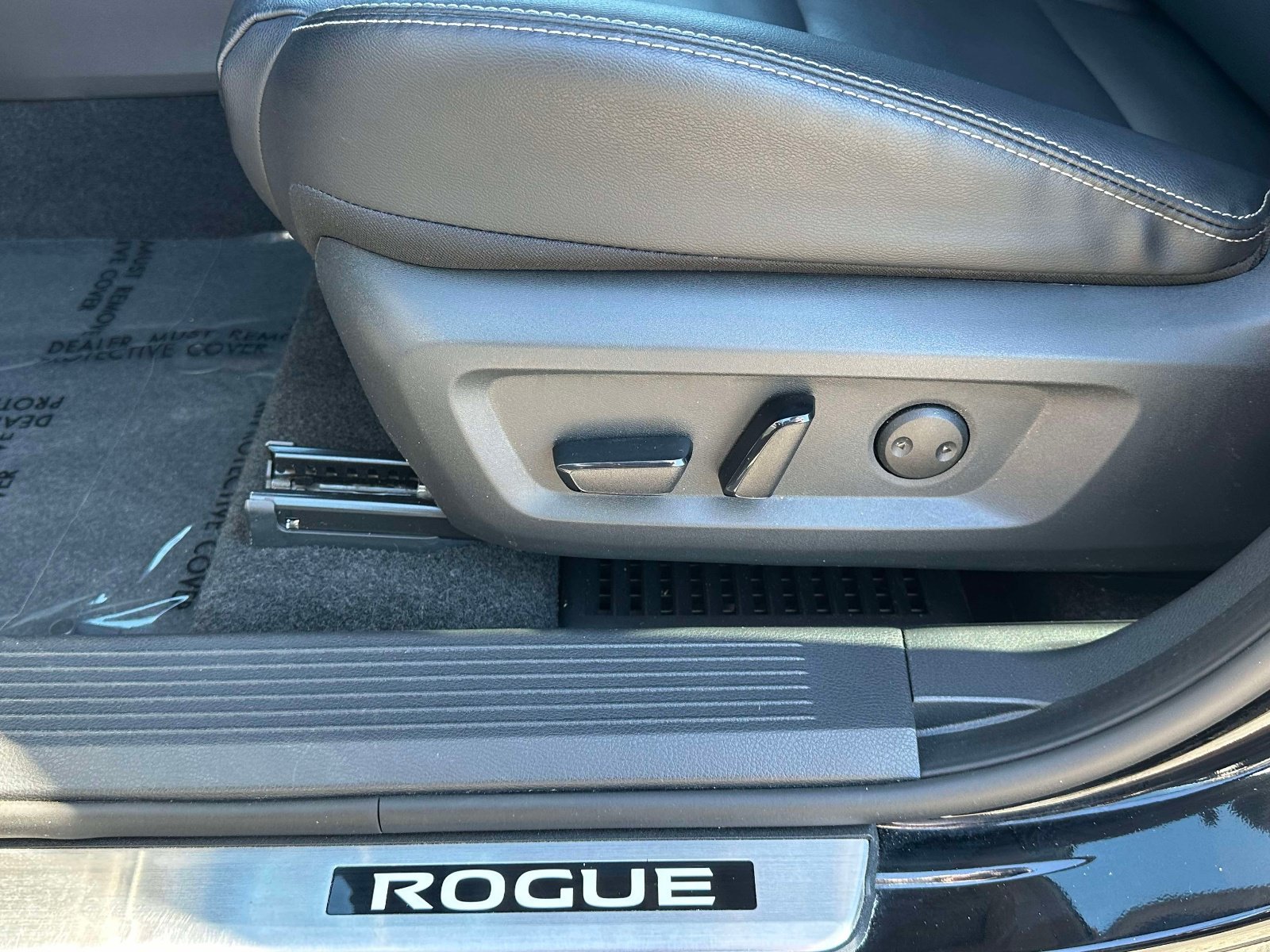 Used 2023 Nissan Rogue SL FWD image 22