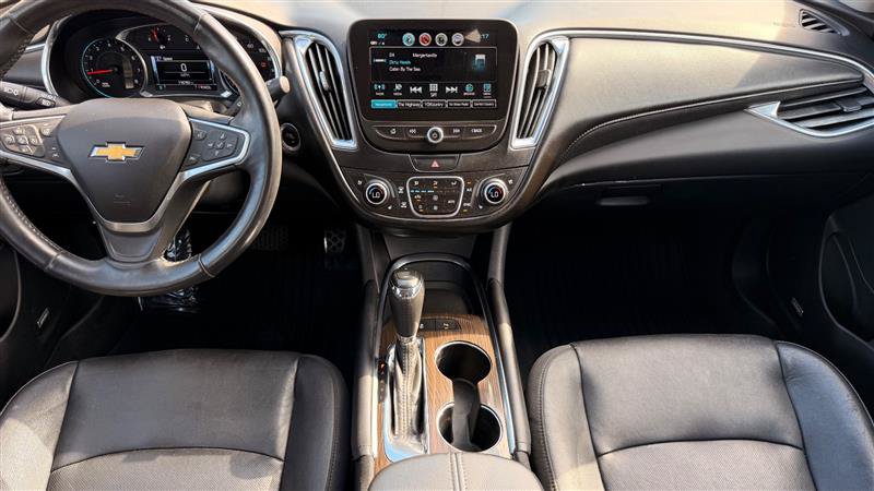 Used 2018 Chevrolet Malibu Premier w/ Premier Sun and Wheel Package FWD image 27