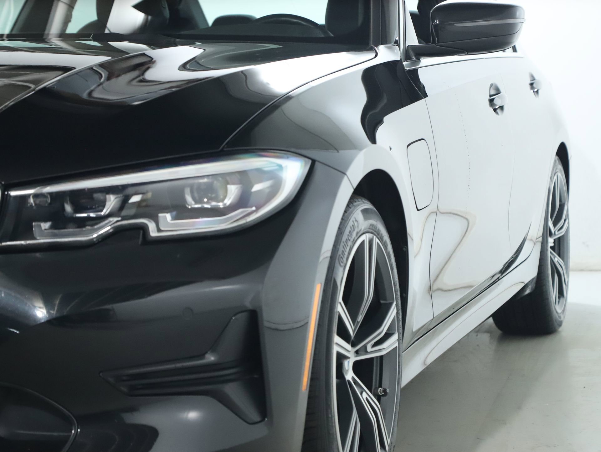 Used 2021 BMW 330e xDrive w/ Premium Package image 5