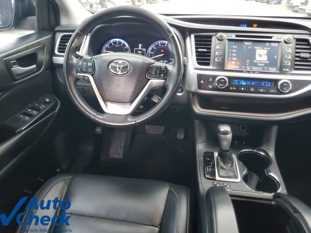 Used 2016 Toyota Highlander XLE AWD/4WD image 18