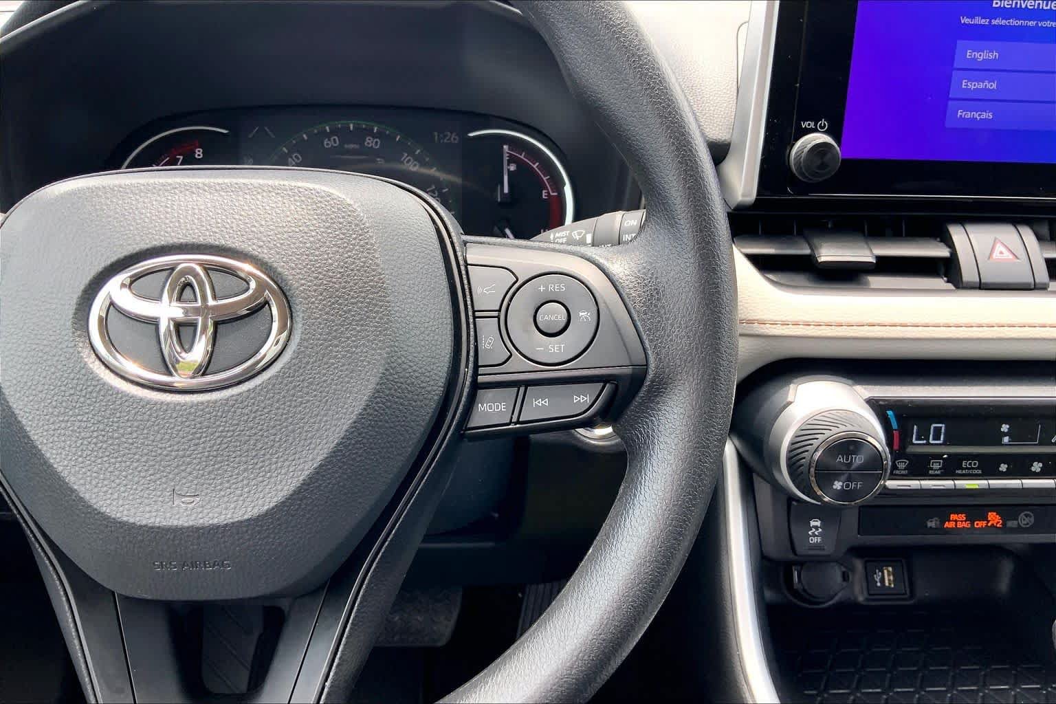 Used 2025 Toyota RAV4 XLE w/ Convenience Package FWD image 25