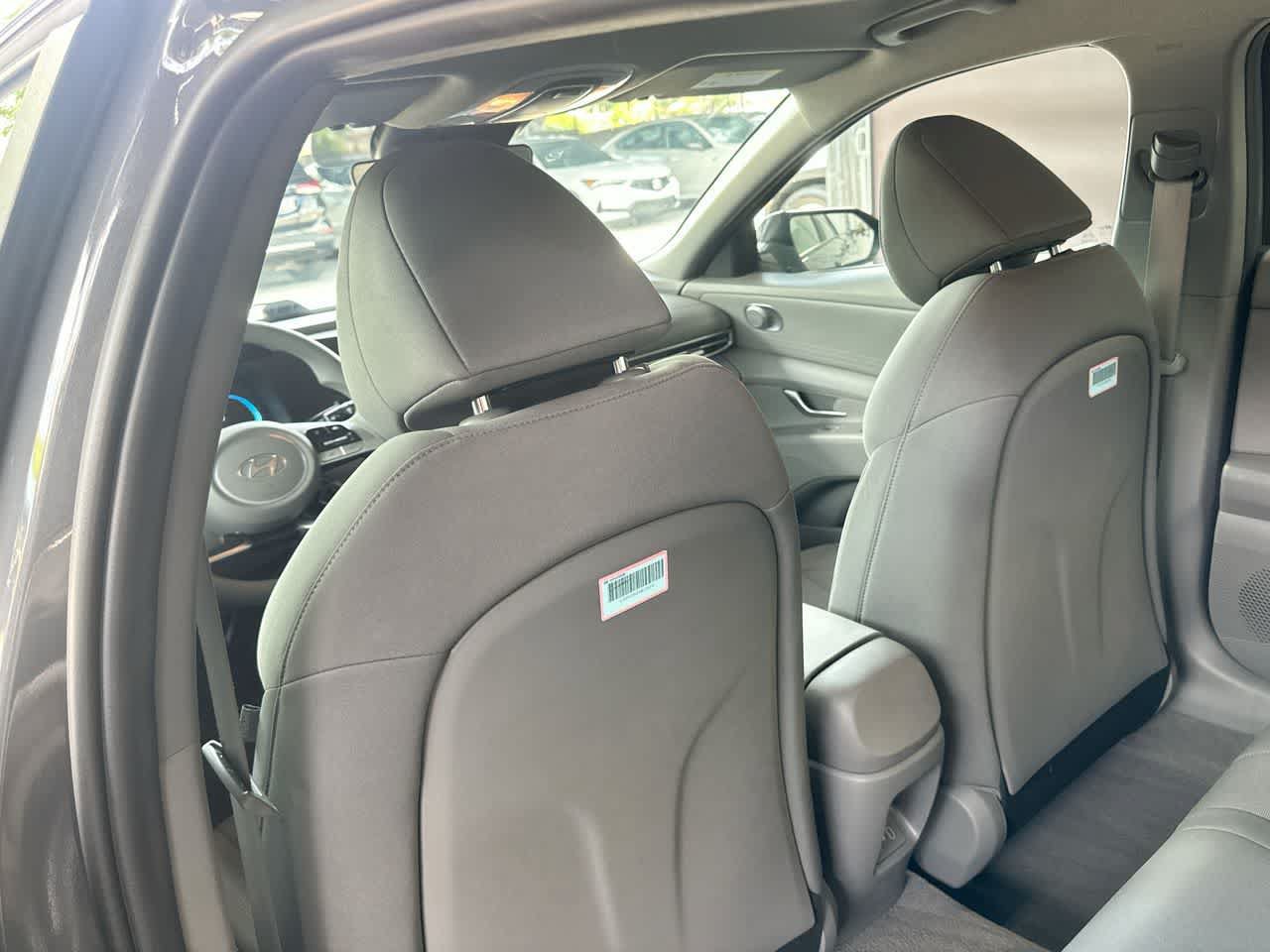 Used 2025 Hyundai Elantra SE FWD image 23