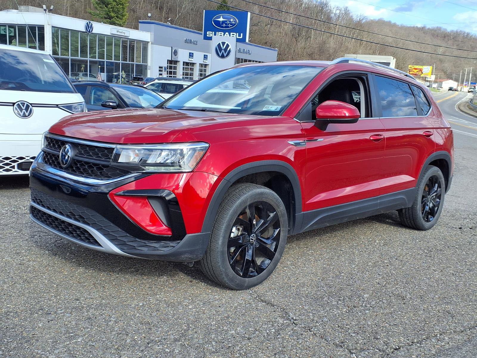 Used 2023 Volkswagen Taos SE w/ Black Wheel Package