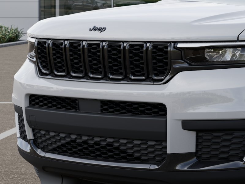 New 2025 Jeep Grand Cherokee L Laredo AWD/4WD image 32