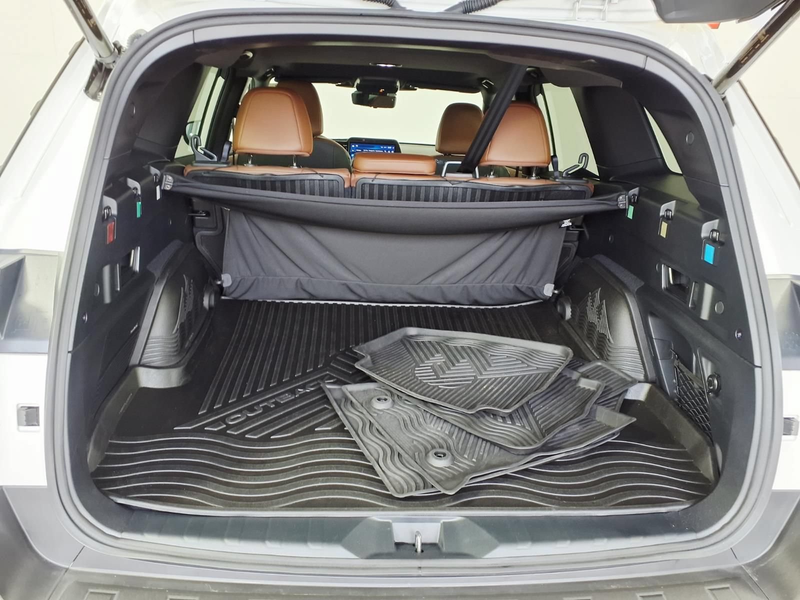 Used 2026 Subaru Outback Touring AWD/4WD image 9